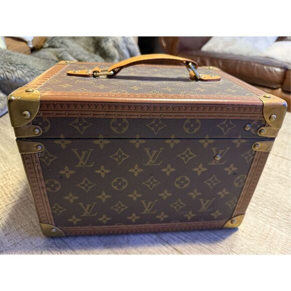 100 authentic Louis Vuitton trunk - Picture 15 of 16